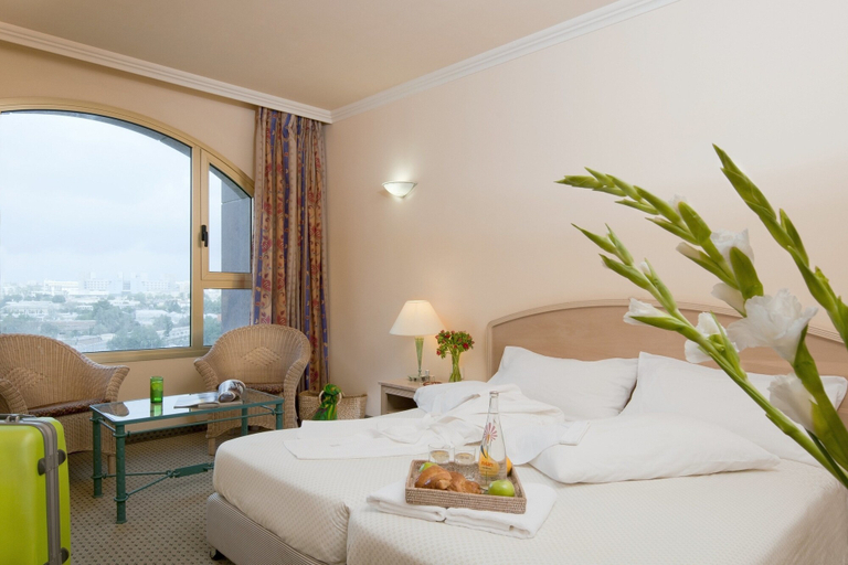 Bedroom 2, Leonardo Hotel Negev