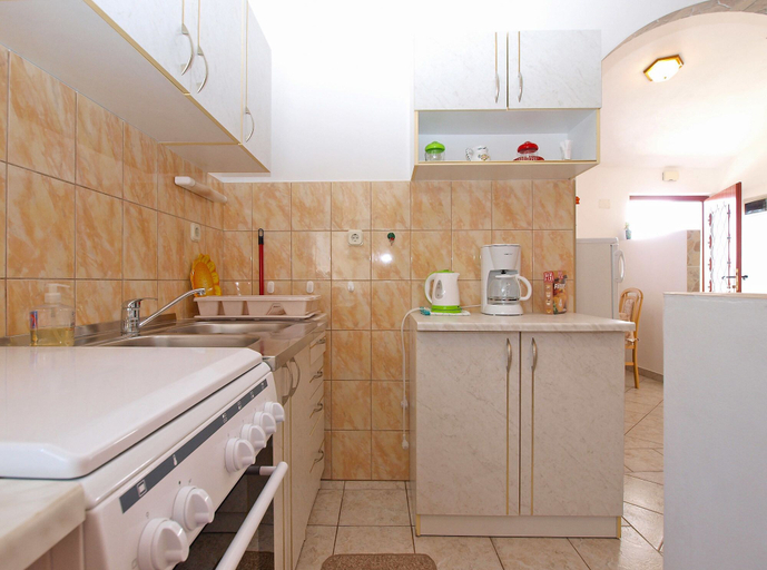 Others 3, Apartment 893, Pula