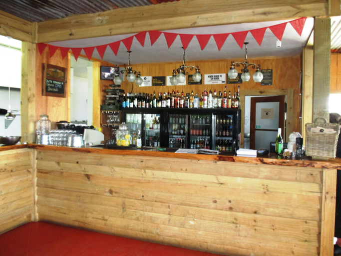 Food & Drinks 4, Fat Owl Motel, Bar & Eatery, Waitomo