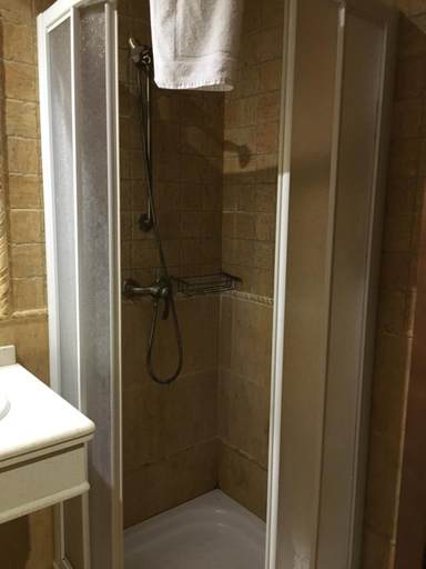 Bathroom 4, Hostal Mesón Arboleas, Almería