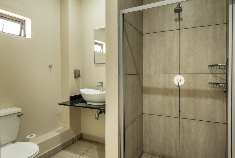 Bathroom 4, Pofadder Inn by Country Hotels, Namakwa