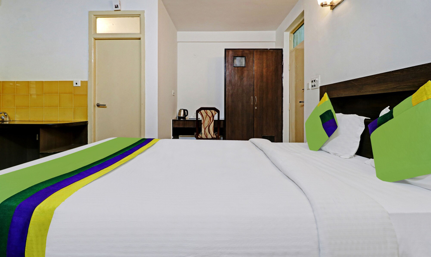 Bedroom 3, Treebo Trend Status Suites Domlur, Bangalore