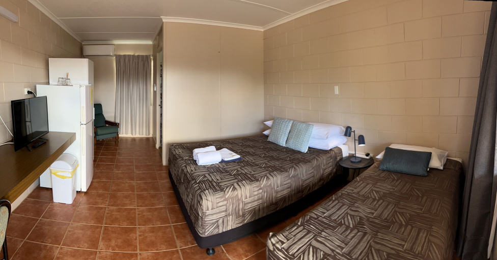 Bedroom 2, Childers Budget Accommodation, Isis