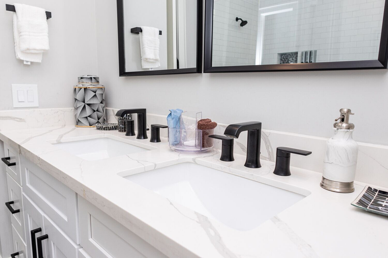 Bathroom 3, Stylish Luxury Downtown Home, Houston