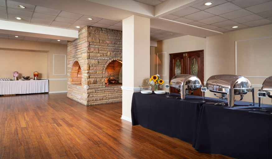 Food & Drinks 5, Meadowbrook Inn, Watauga