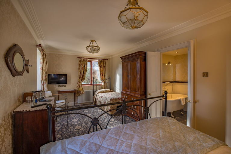 Bedroom 2, Ghan House Carlingford