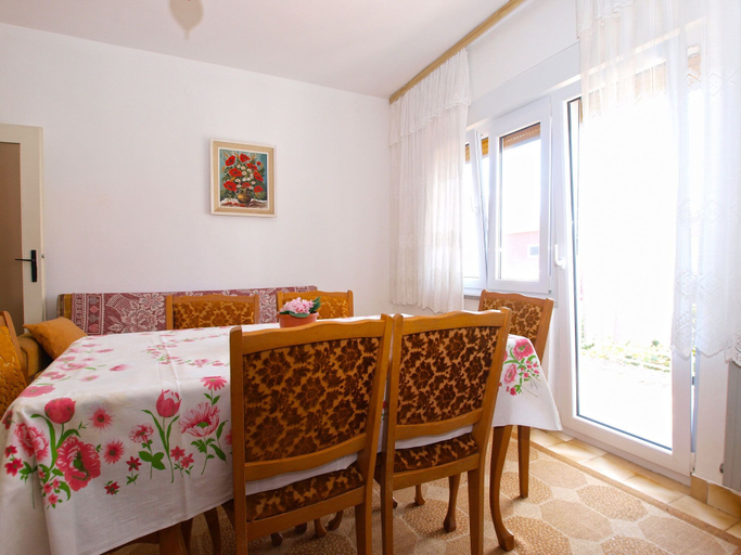 Bedroom 2, Apartment 1051, Fažana