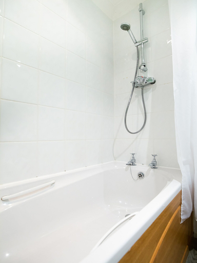 Bathroom 5, The Gables Hotel, Dumfries and Galloway