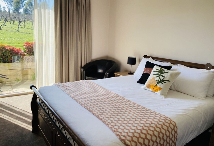Bedroom 1, De'Vine Escape, Yarra Ranges - North