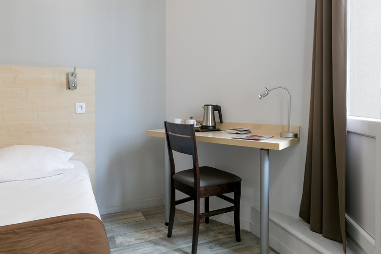 Bedroom 3, Hotel Foch Nancy Centre Gare, Meurthe-et-Moselle