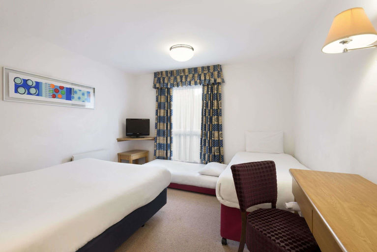 Bedroom 3, Days Inn by Wyndham Telford Ironbridge M54, Telford and Wrekin