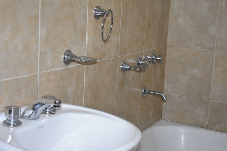 Bathroom 3, Benitez Hosteria, Ledesma