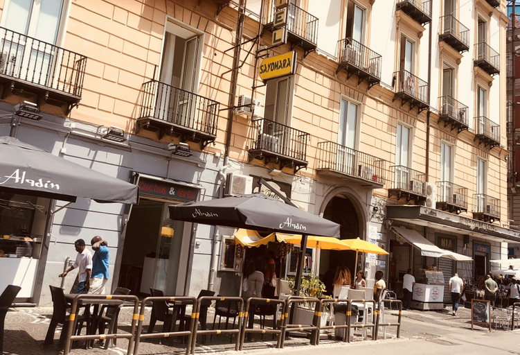 Exterior & Views 2, La piazza, Napoli