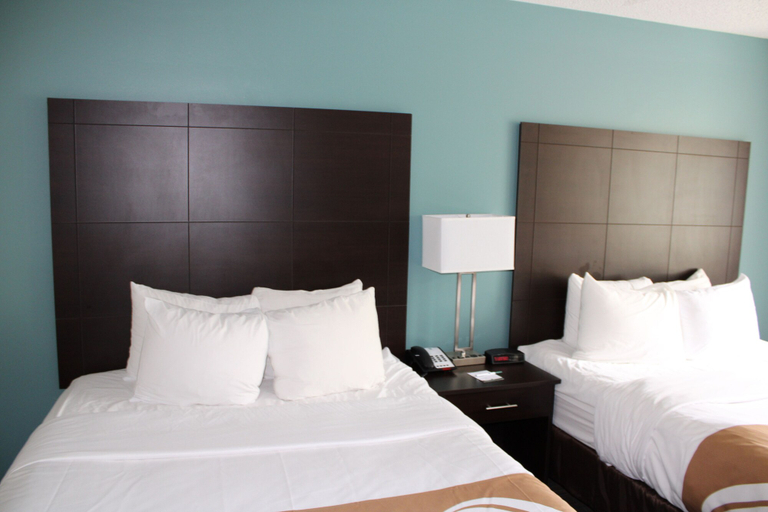 Bedroom 3, Quality Inn Mount Pleasant, Isabella