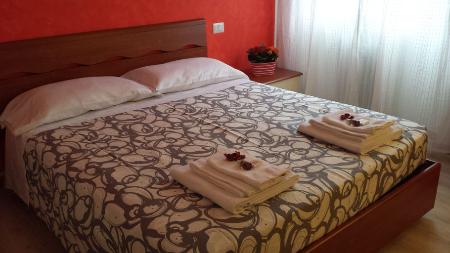 Bedroom 4, Luci a San Siro, Milano