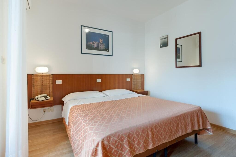 Bedroom 3, Hotel Helvetia, Gorizia