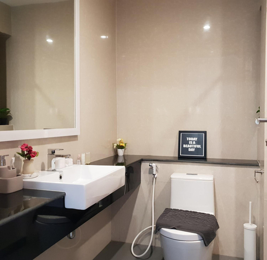 Bathroom 5, ONPA Hotel & Residence Bangsaen, Muang Chon Buri