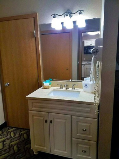 Bathroom 5, Americas Best Value Inn & Suites Bismarck, Burleigh