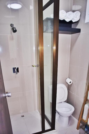 Bathroom 4, Hotel Oasis, Ba