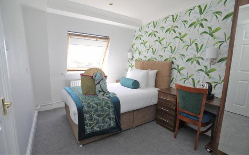Bedroom 3, The Beaches Hotel and Spa, Denbighshire