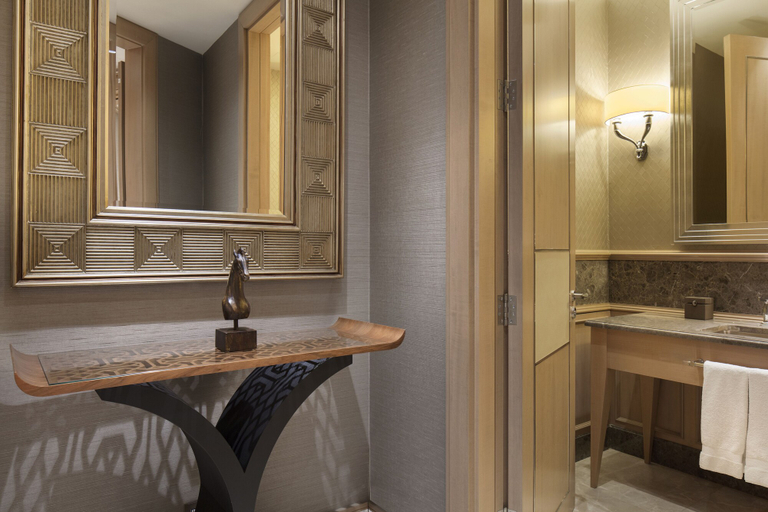Bathroom 5, Hilton Bursa Convention Center & Spa, Yıldırım