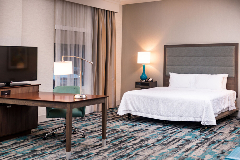 Bedroom 3, Hampton Inn & Suites Olympia Lacey, Thurston