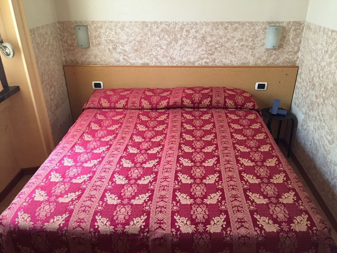 Bedroom 3, Hotel Nettuno, Milano