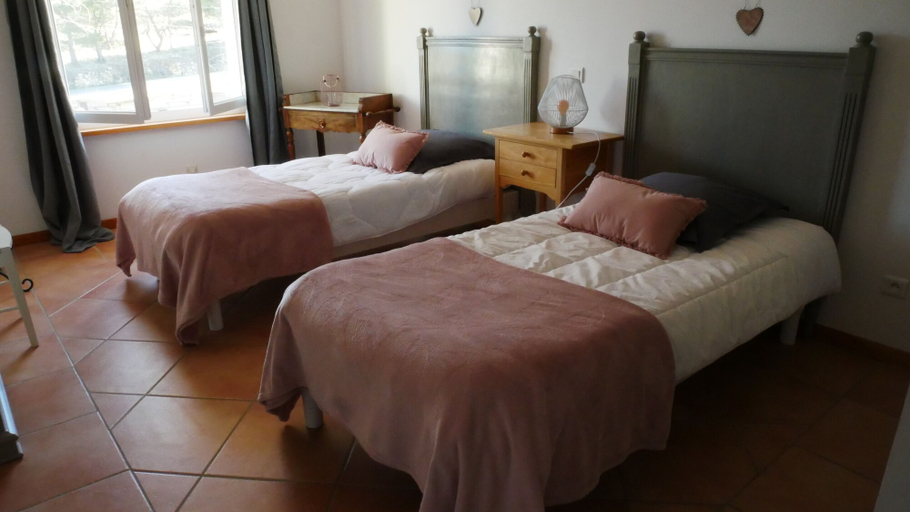 Bedroom 2, Domaine Sainte Marie Des Ollieux, Aude
