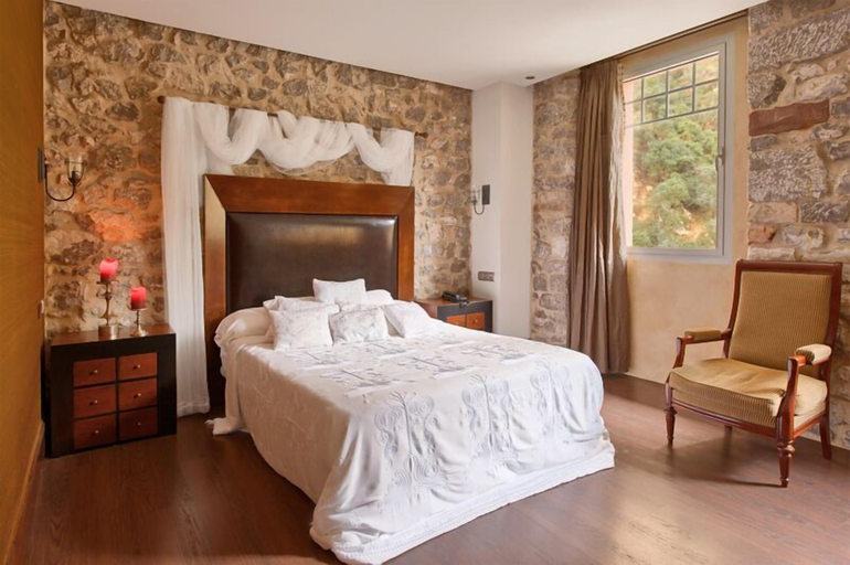 Bedroom 3, Hotel Balneario La Hermida, Cantabria