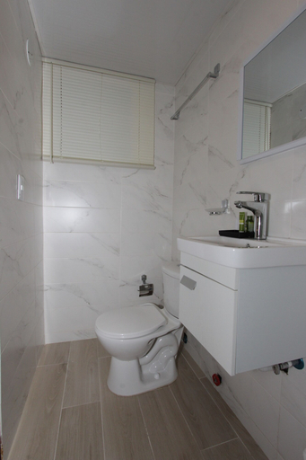 Bathroom 5, Studio 27, Distrito Nacional