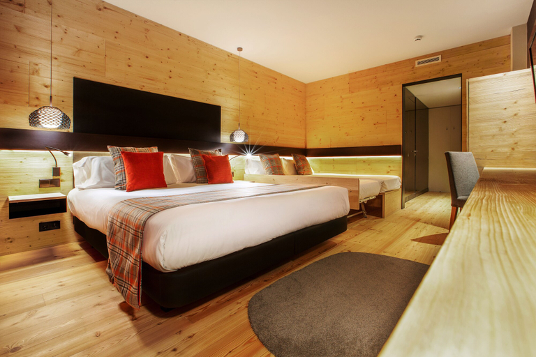 Bedroom 5, Lodge Park Hotel