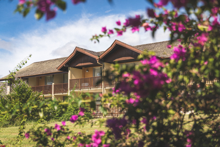 Exterior & Views 2, Mount Irvine Bay Resort