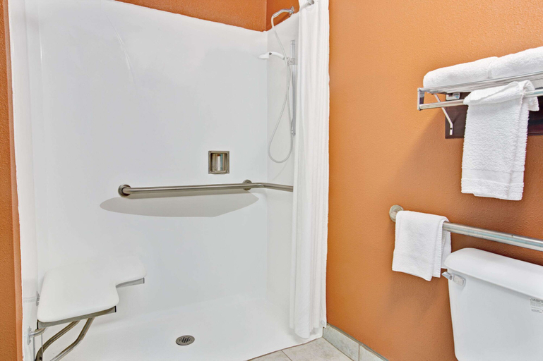 Bathroom 4, Super 8 by Wyndham Gaffney, Cherokee
