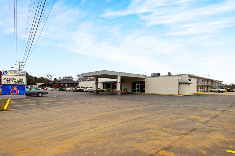 Motel 6 Alma, AR, Crawford
