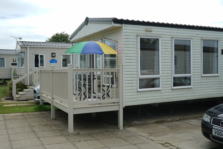 Exterior & Views 2, Cozy Hunstanton Caravan Sleeps 8 Pets go Free, Cambridgeshire