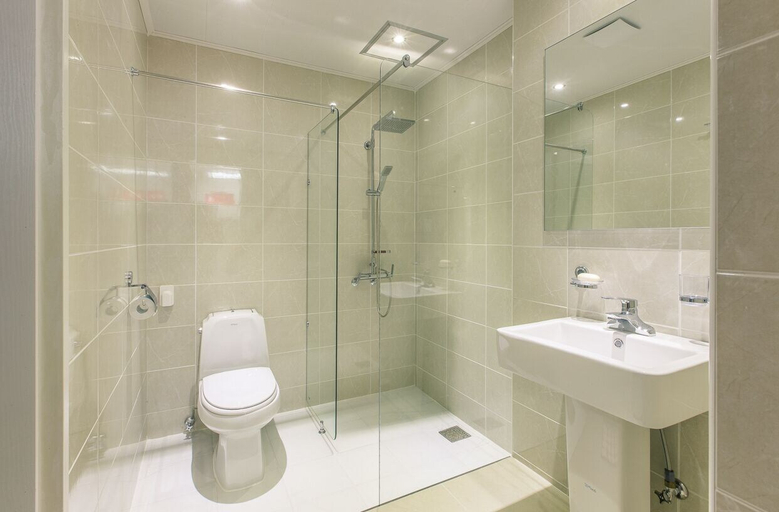 Bathroom 4, Spabellis Pension, Jeju