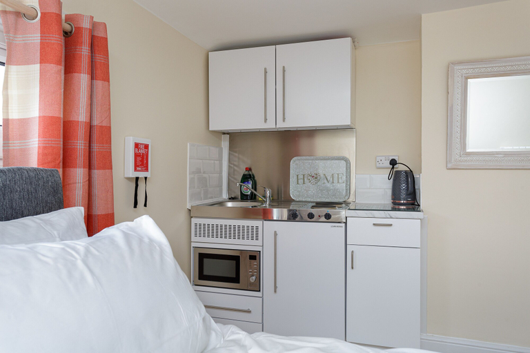 Others 5, St Mary's Modern Central Huge Studio Apartments, Southampton