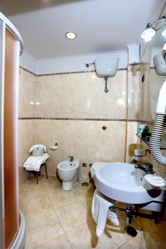 Bathroom 4, Hotel Dei Platani, Napoli