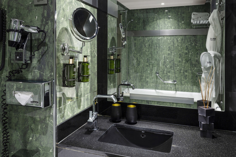 Bathroom 5, Melia Lebreros, Sevilla