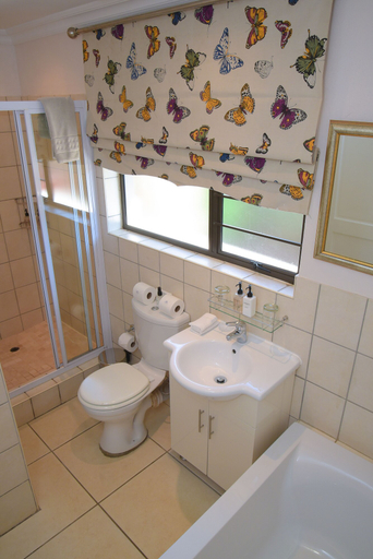 Bathroom 3, Walkersons Hotel & Spa, Nkangala