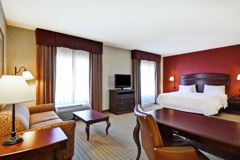Bedroom 3, Hampton Inn & Suites Peoria at Grand Prairie, IL, Peoria