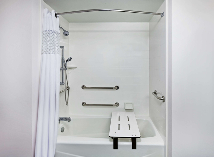 Bathroom 4, Hampton Inn & Suites Houston I-10 West Park Row, Houston