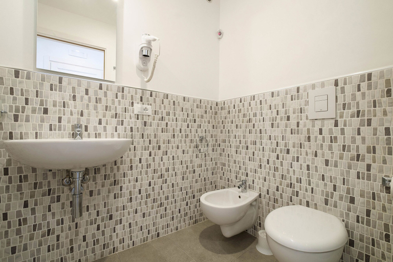 Bathroom 5, B&B Cala Peppa, Palermo