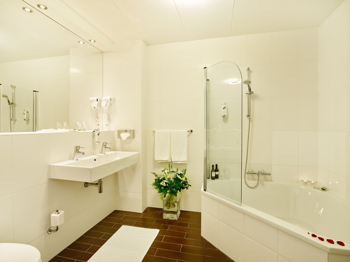 Bathroom 3, Hotel Chariot, Aalsmeer