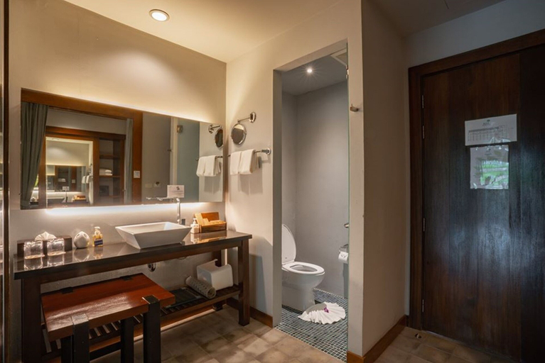 Bathroom 5, Mai Khaolak Beach Resort & Spa, Takua Pa
