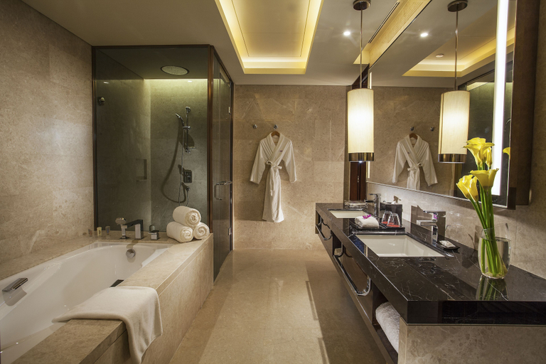 Bathroom 5, Crowne Plaza Zhangzhou by IHG, Zhangzhou