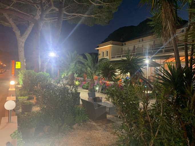 Exterior & Views 2, Hotel le Ceinturon, Var