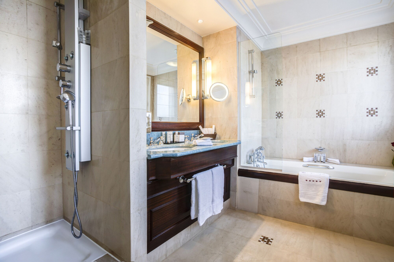 Bathroom 5, Hôtel Pont Royal, Paris