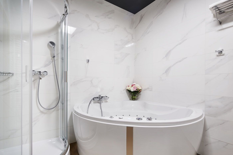 Bathroom 5, Hotel Apis, Kraków
