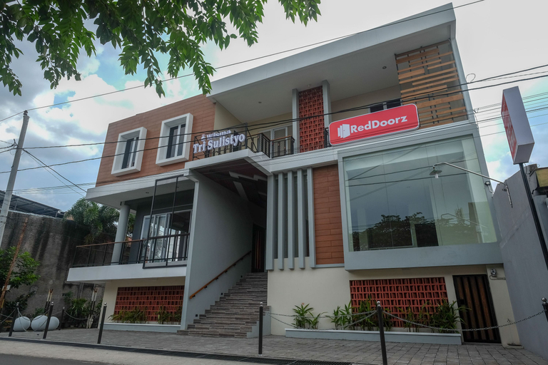 Exterior & Views 2, RedDoorz Plus near UMS Solo 2, Sukoharjo